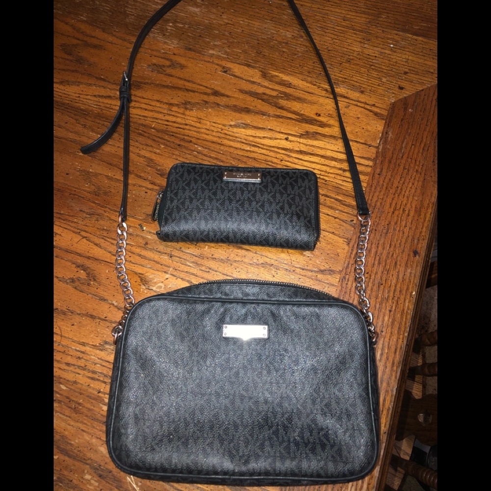 Used Michael Kors purse and wallet set